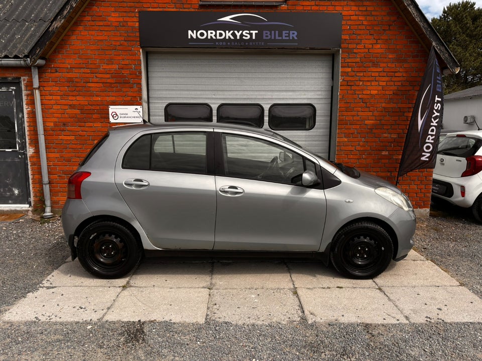 Toyota Yaris 1,3 Luna M/M 5d