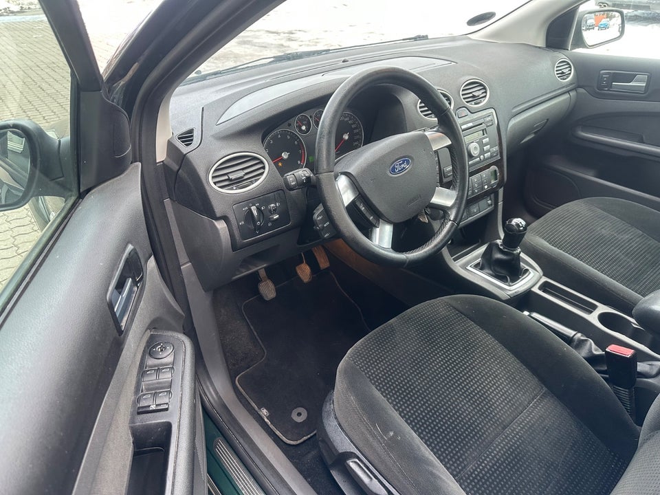 Ford Focus 1,6 Ti-VCT Ghia 5d