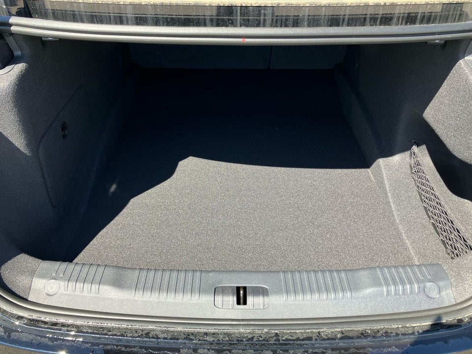 Hongqi EH7 111 Exclusive 4d