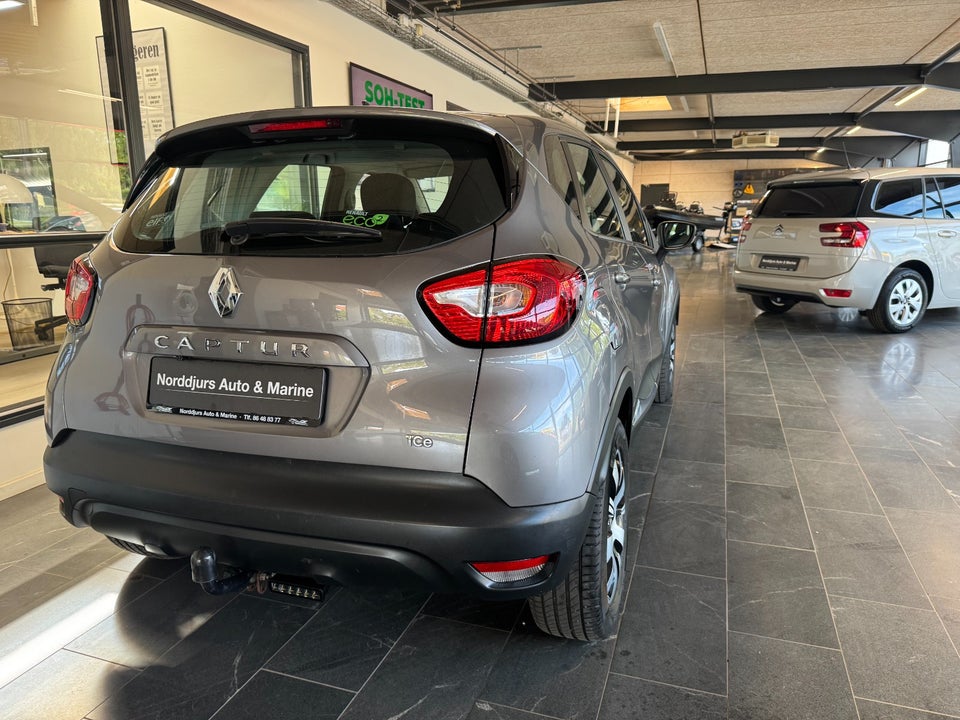 Renault Captur 0,9 TCe 90 Expression 5d