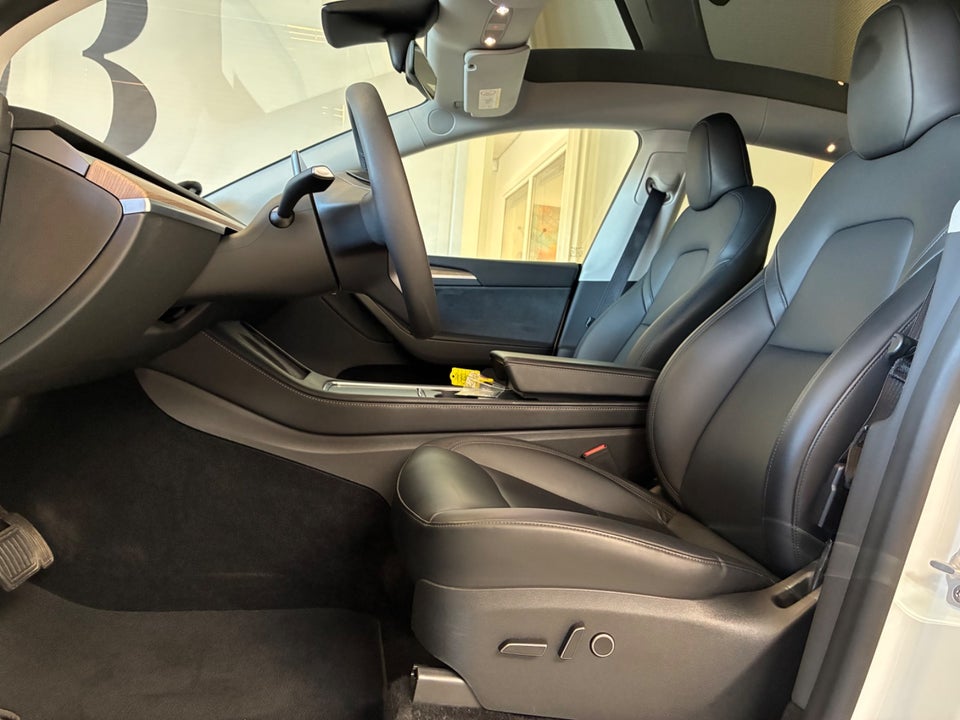 Tesla Model Y RWD 5d