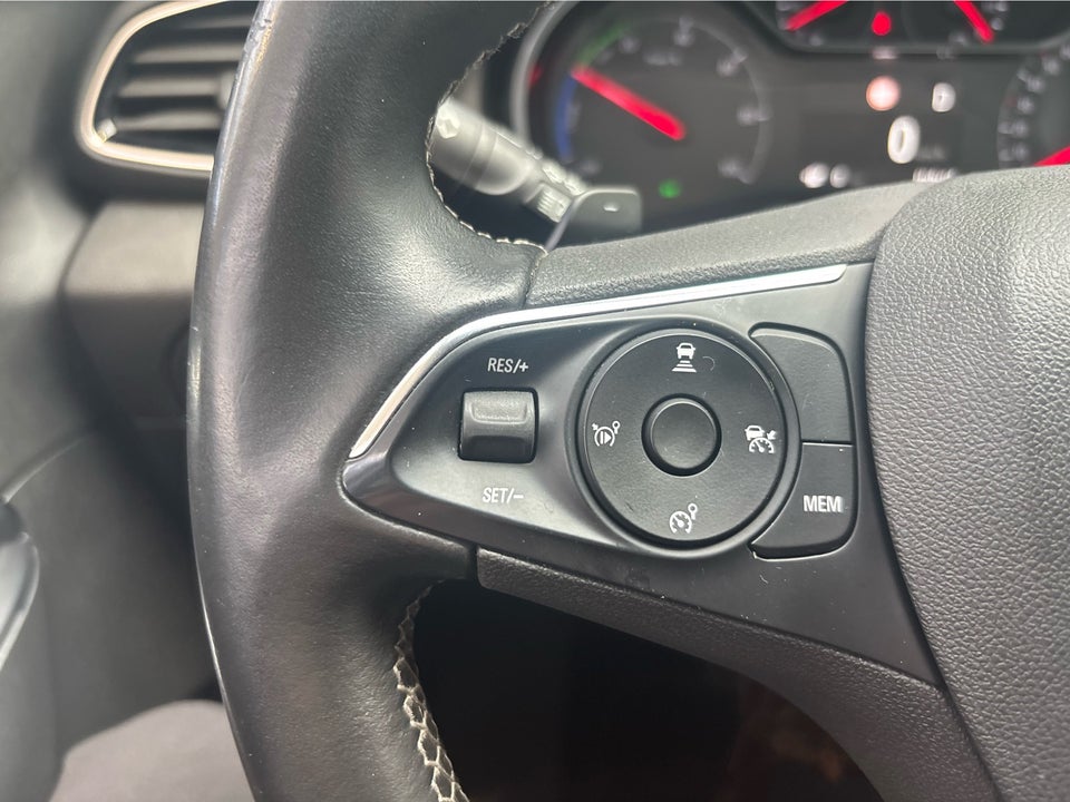 Opel Grandland X 1,6 Hybrid Exclusive aut. 5d