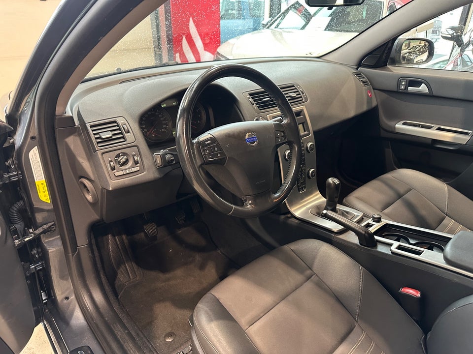 Volvo V50 1,8 Kinetic 5d