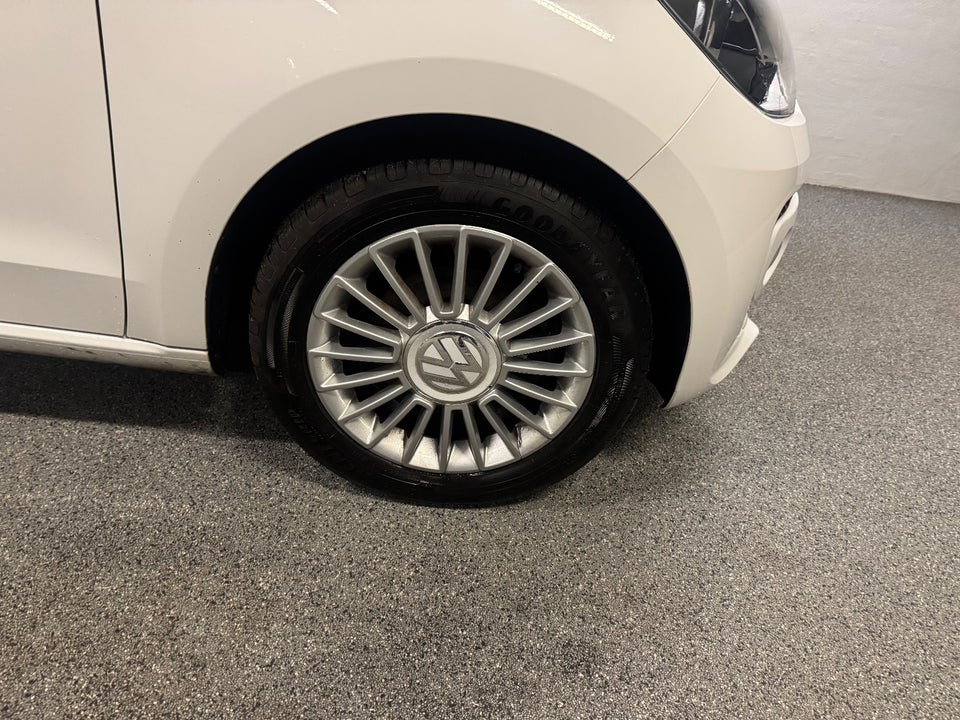 VW Up! 1,0 75 Move Up! BMT 5d