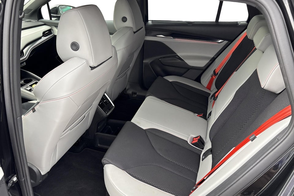 Skoda Elroq 85 iV Lodge Advanced 5d