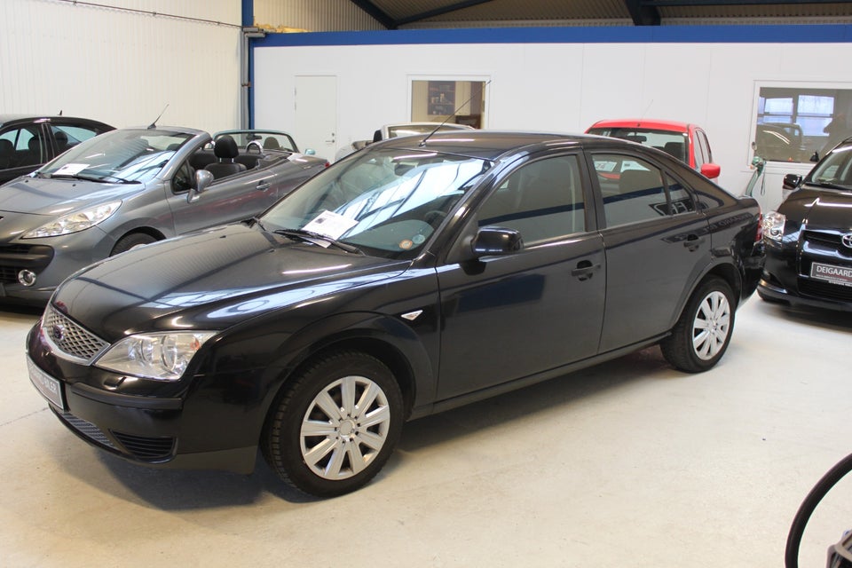 Ford Mondeo 1,8 Ambiente 110 5d