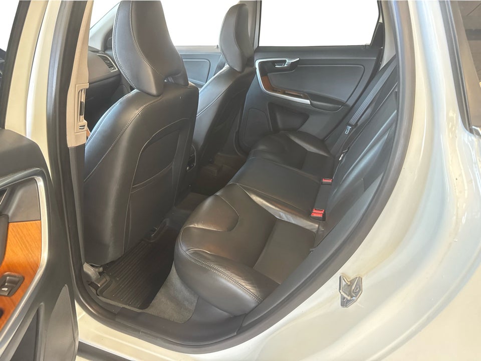 Volvo XC60 2,0 D4 190 Summum aut. 5d