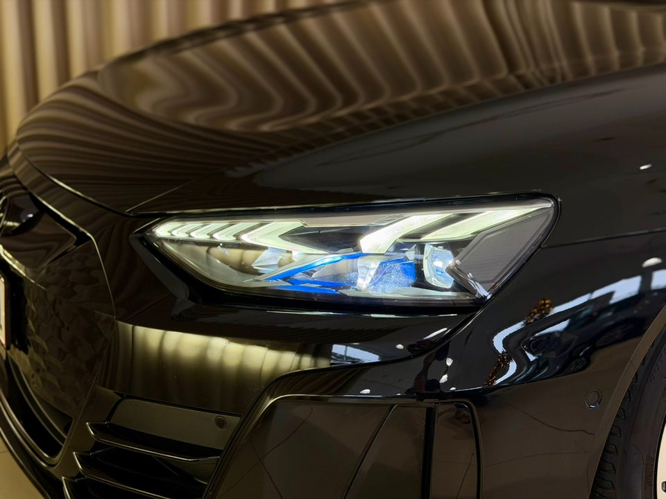 Audi e-tron GT quattro 4d