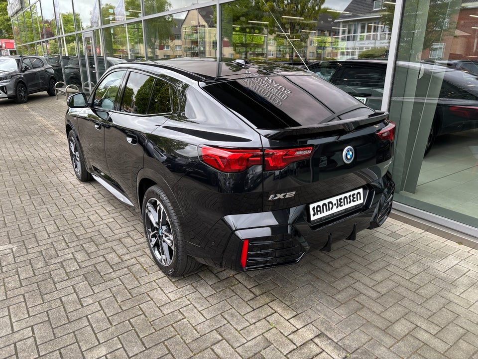 BMW iX2 xDrive30 M-Sport Premium 5d