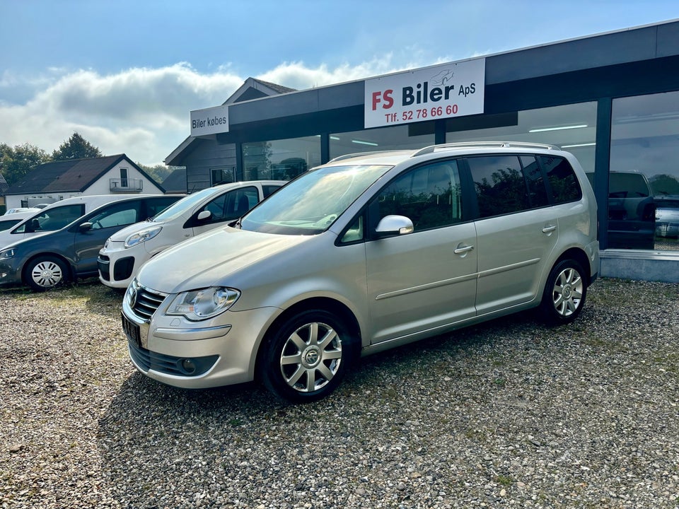 VW Touran 2,0 TDi 140 Trendline DSG 5d