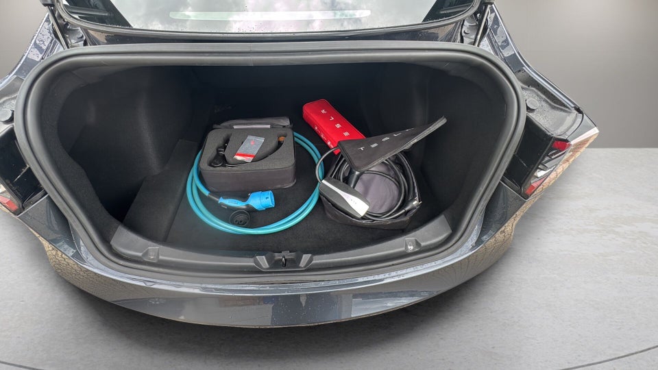 Tesla Model 3 Long Range AWD 4d