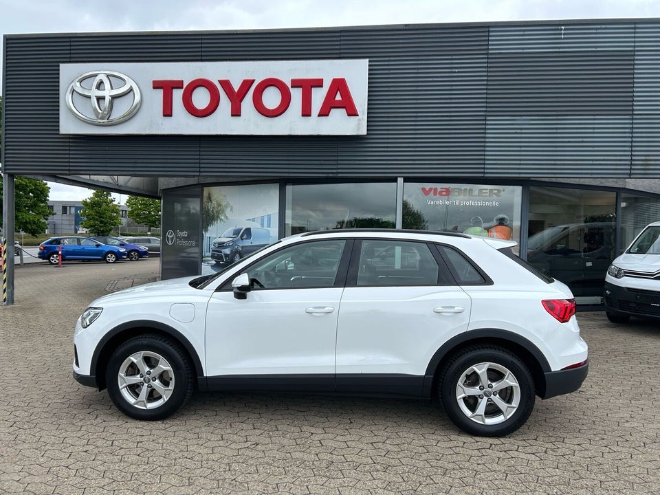 Audi Q3 45 TFSi e Attitude plus S-tr. 5d