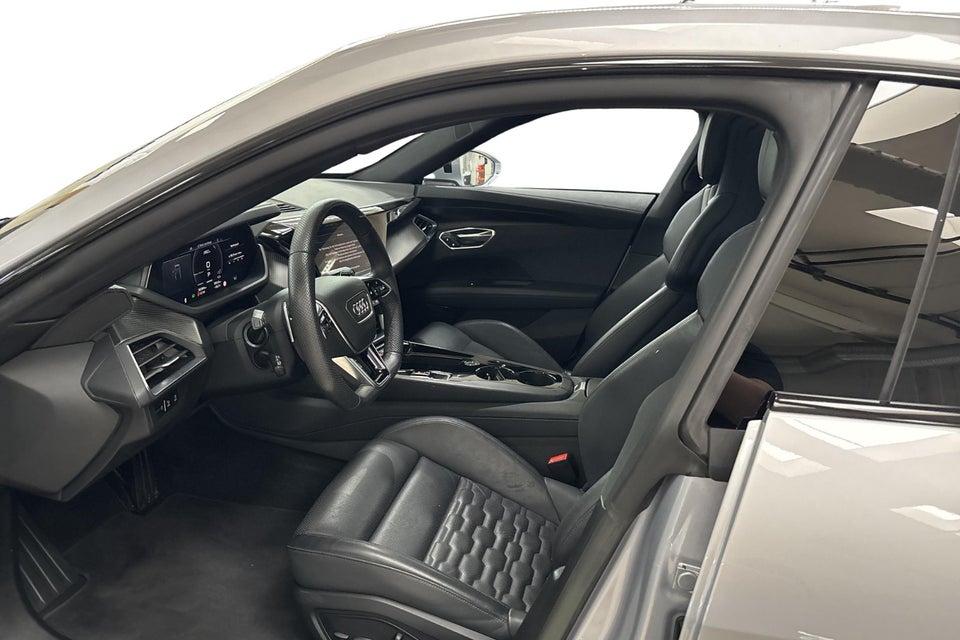 Audi e-tron GT pro quattro 4d