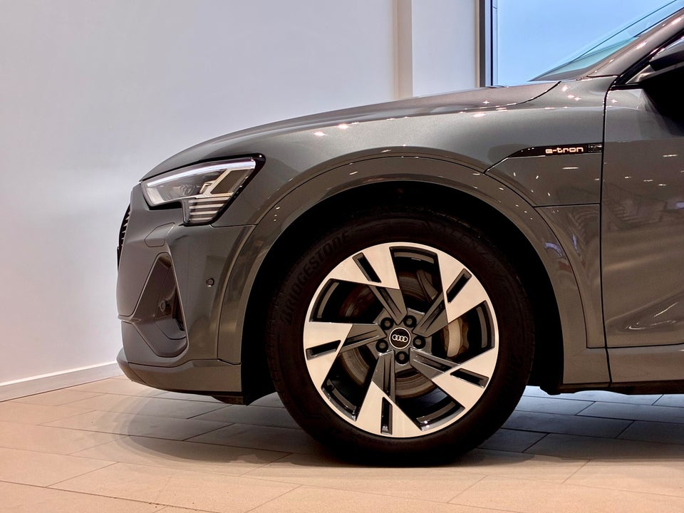 Audi e-tron 55 S-line quattro 5d