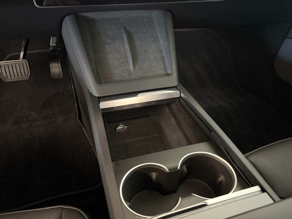 Tesla Model 3 Long Range AWD 4d