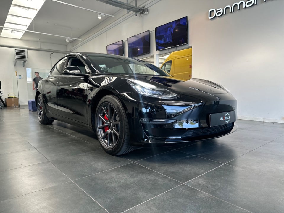 Tesla Model 3 Long Range AWD 4d