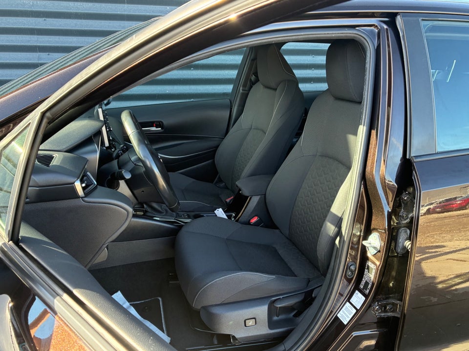 Toyota Corolla 1,8 Hybrid H3 Premium Touring Sports MDS 5d