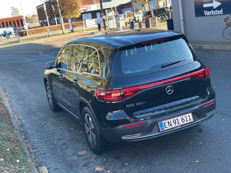 Mercedes EQB250+ 5d