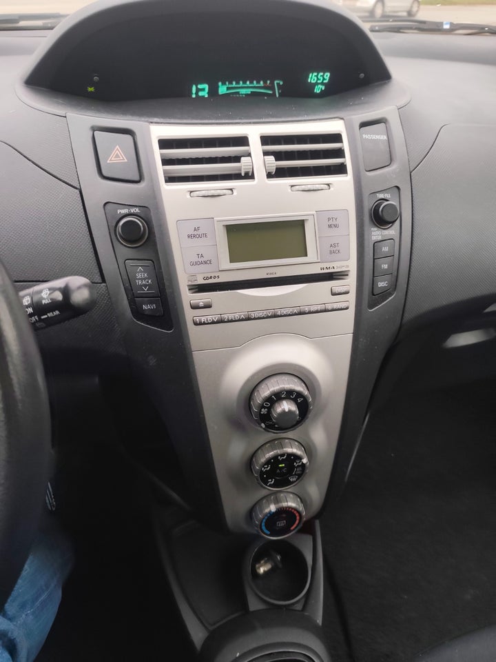 Toyota Yaris 1,3 Luna 5d