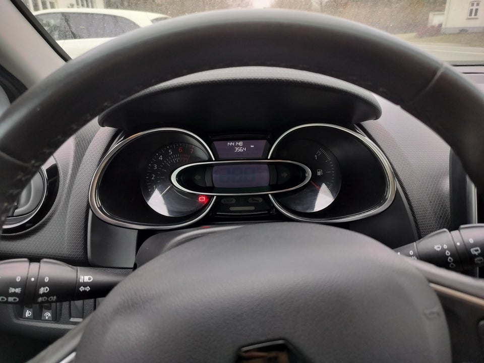 Renault Clio IV 1,2 16V Life Sport Tourer 5d