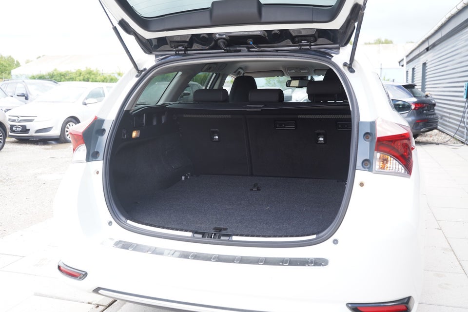 Toyota Auris 1,8 Hybrid H2 Comfort Touring Sports CVT 5d