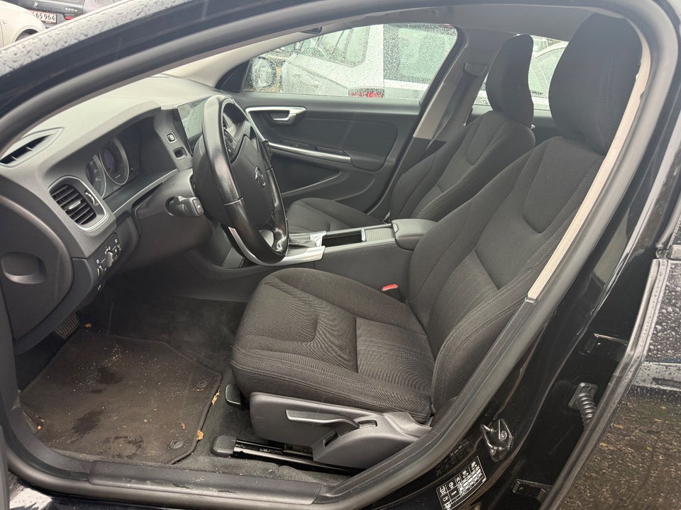 Volvo S60 2,0 D3 136 Momentum aut. 4d