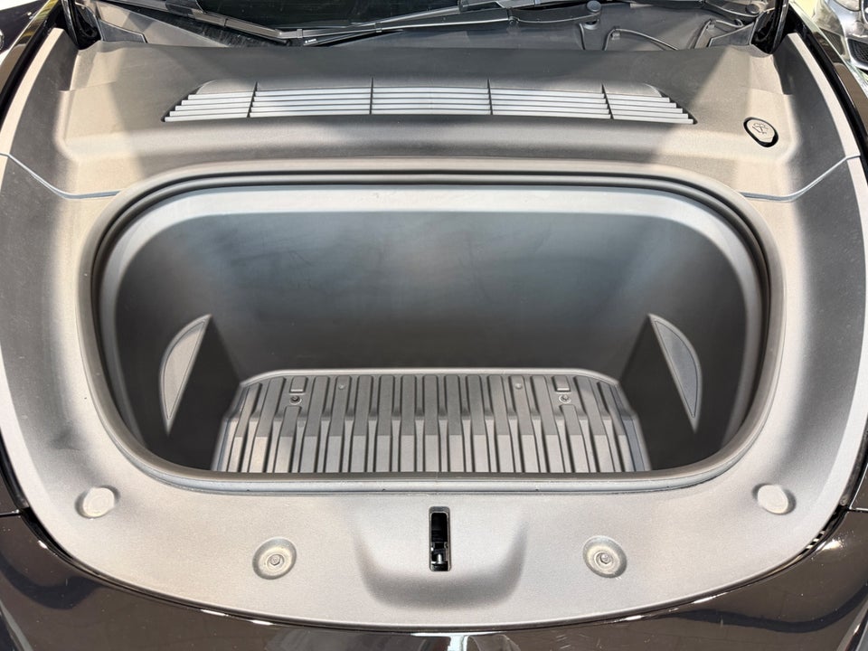 Tesla Model Y Long Range AWD 5d