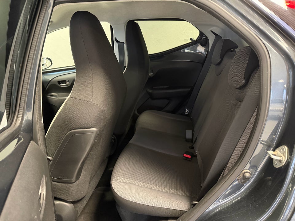 Toyota Aygo 1,0 VVT-i x-press x-shift 5d