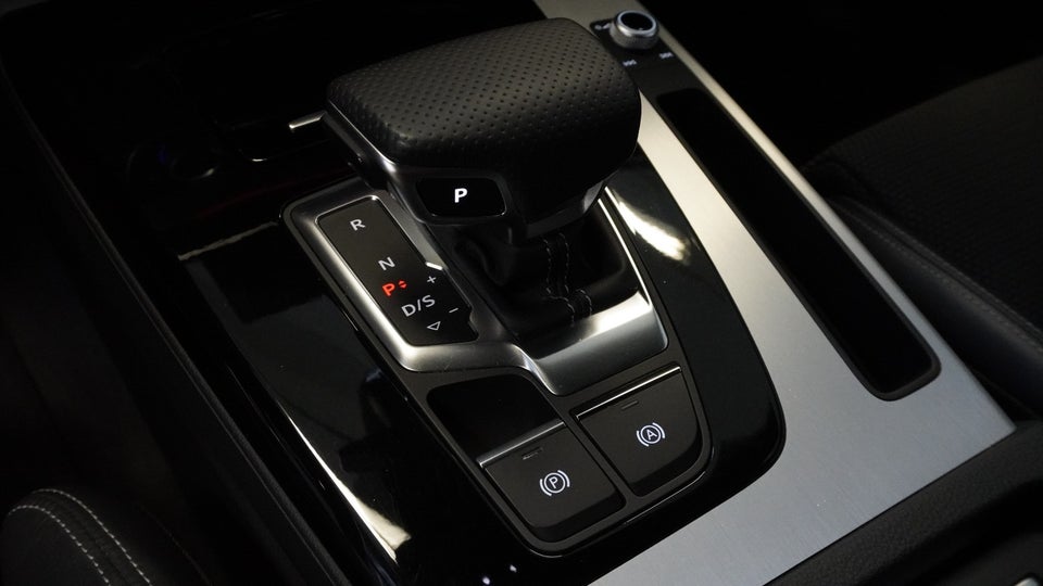 Audi Q5 50 TFSi e S-line quattro S-tr. 5d