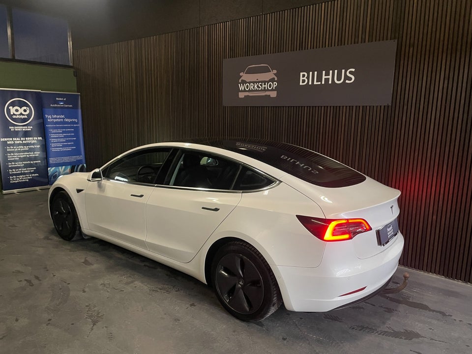 Tesla Model 3 Standard Range+ RWD 4d