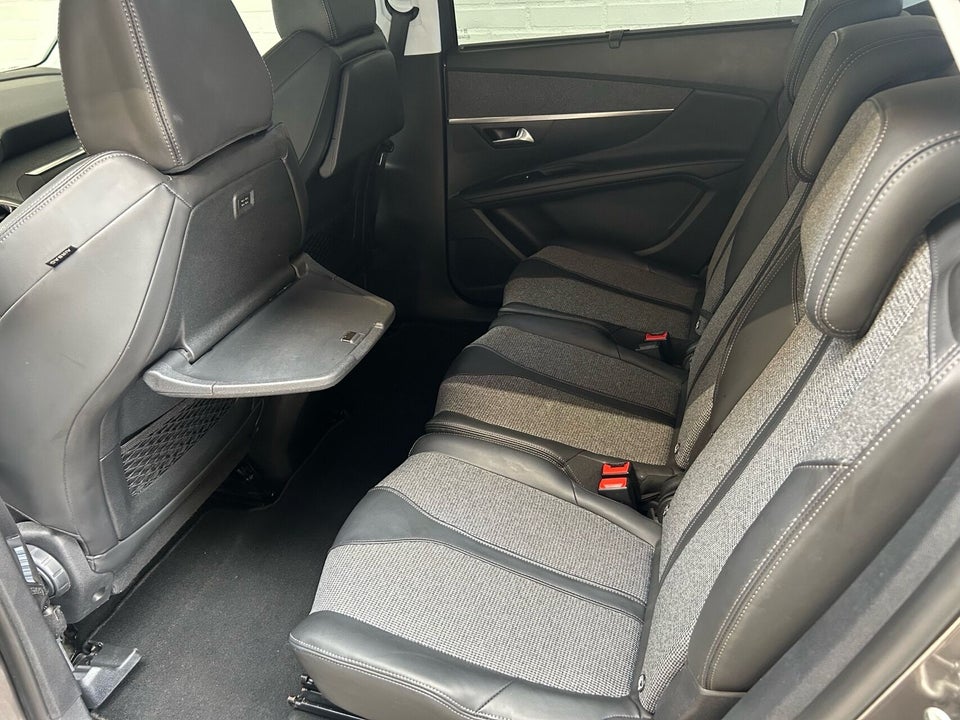 Peugeot 5008 1,2 e-THP 130 Allure 7prs 5d