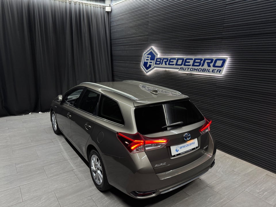 Toyota Auris 1,8 Hybrid H1 Touring Sports CVT 5d