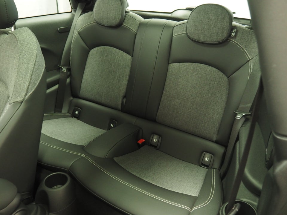 MINI Cooper SE Classic Trim 3d