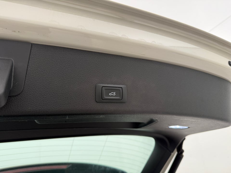 Audi e-tron 50 S-line Prestige quattro 5d