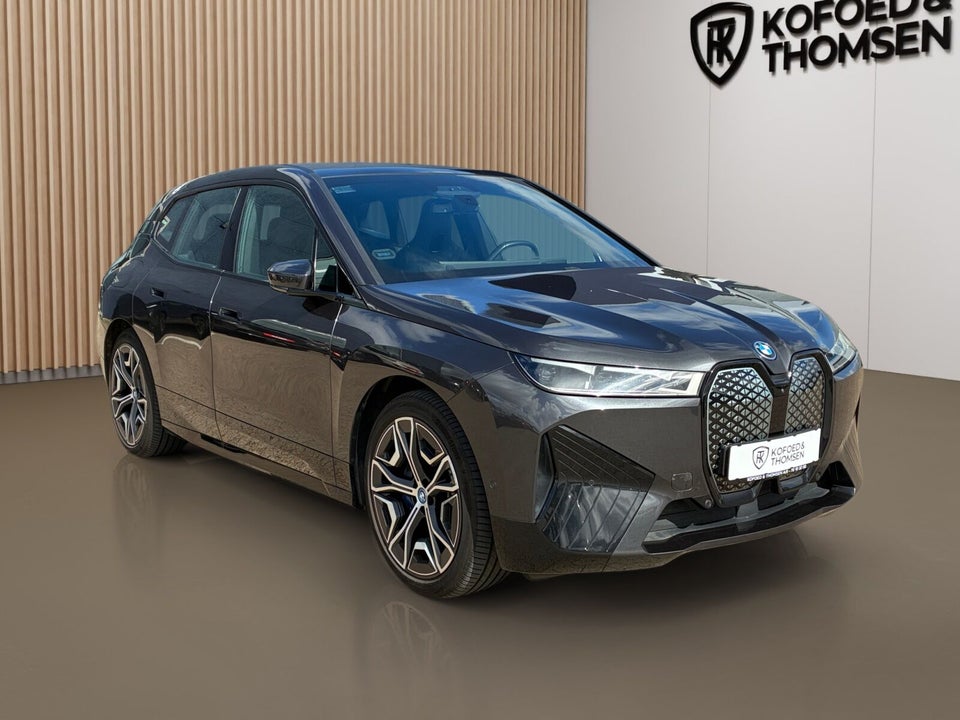 BMW iX xDrive40 5d