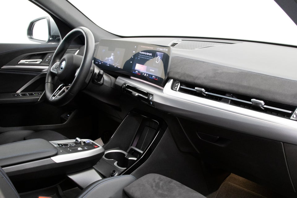 BMW iX2 eDrive20 Charged M-Sport 5d