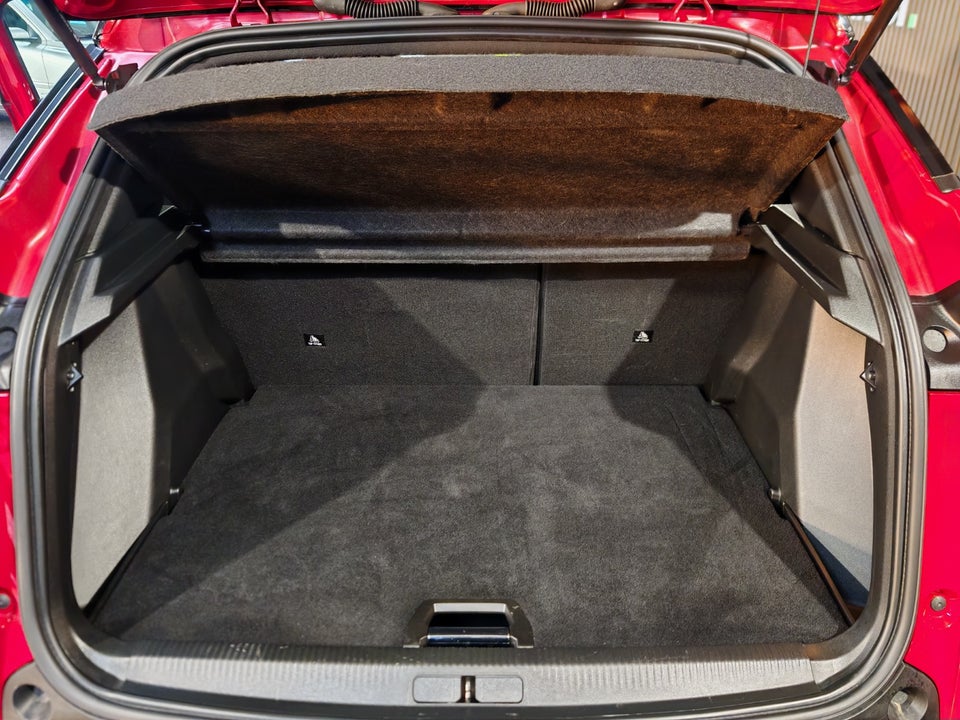 Peugeot e-2008 50 GT 5d