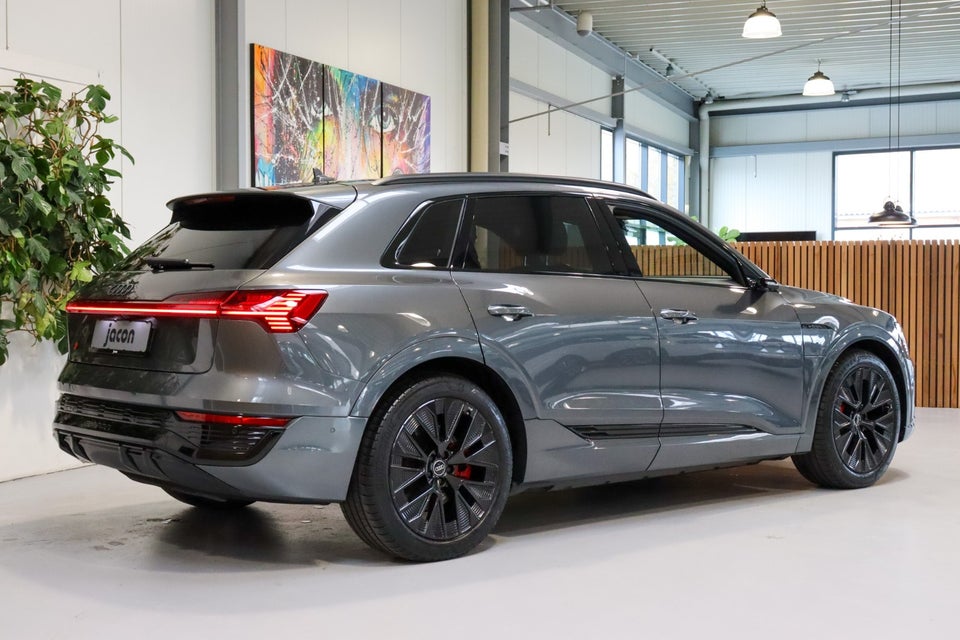 Audi Q8 e-tron 55 S-line quattro 5d