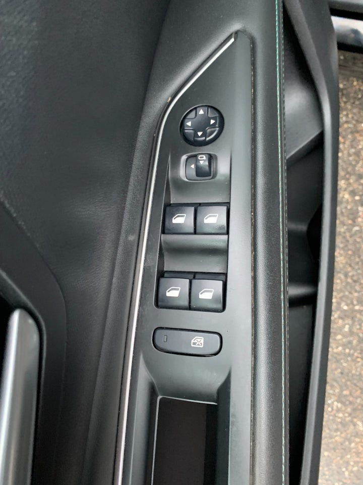 Peugeot 3008 1,6 Hybrid Allure EAT8 5d