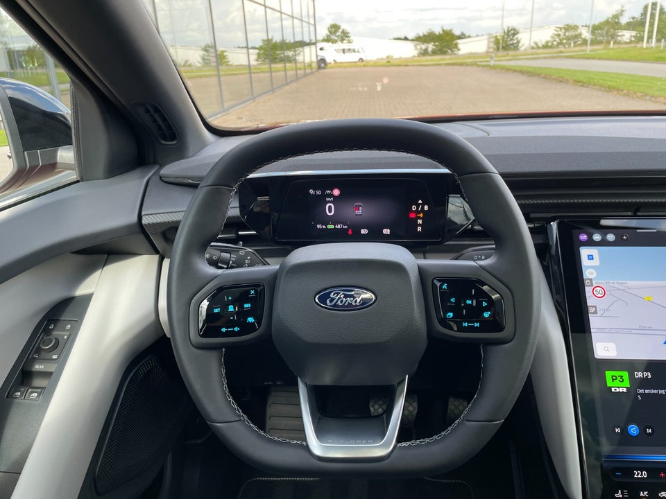 Ford Explorer 84 Premium Extended Range AWD 5d