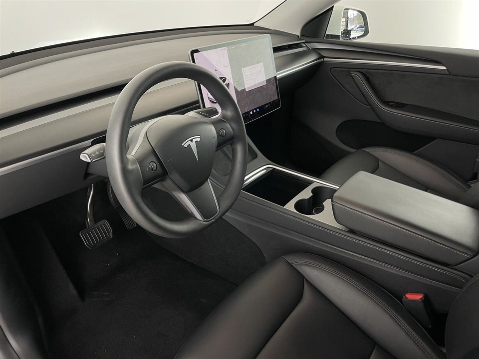 Tesla Model Y Long Range AWD 5d