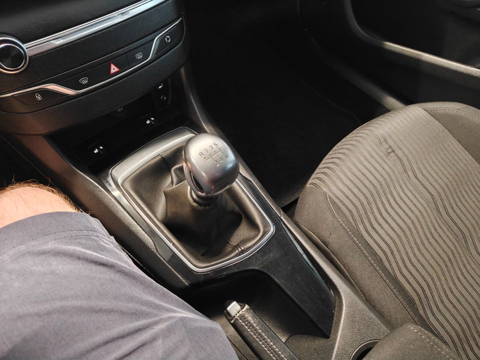 Peugeot 308 1,6 BlueHDi 120 Active SW 5d
