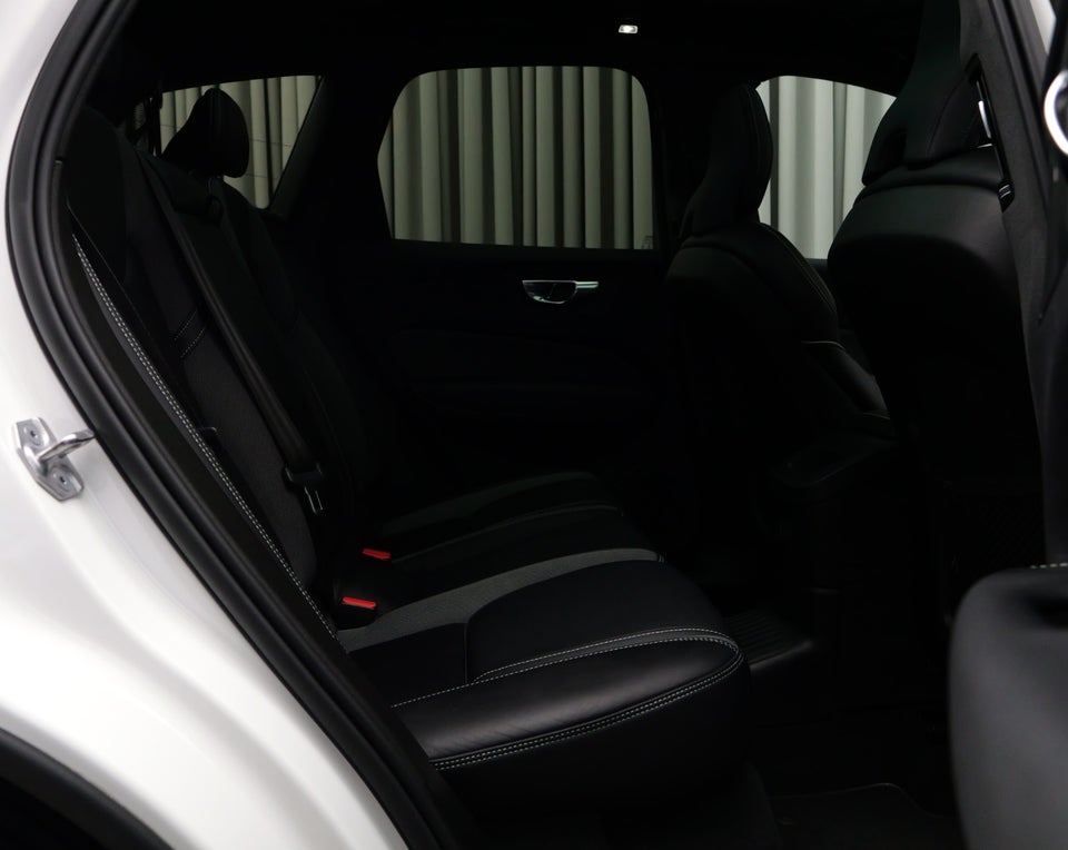 Volvo XC60 2,0 T6 ReCharge R-Design aut. AWD 5d