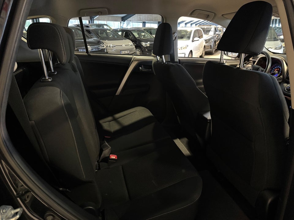 Toyota RAV4 2,0 D-4D T3 5d