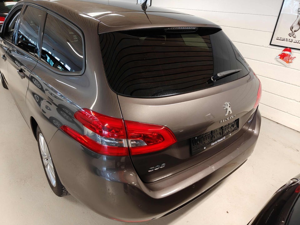 Peugeot 308 1,2 e-THP 110 Active SW 5d