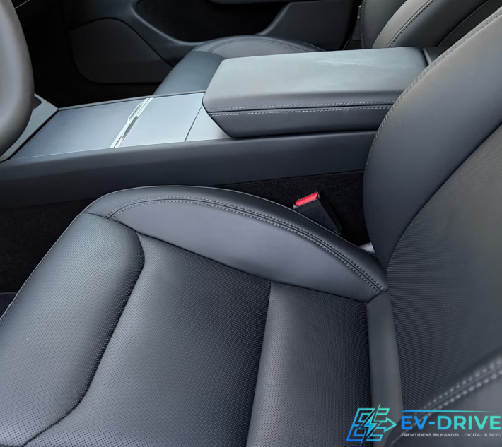 Tesla Model 3 RWD 4d
