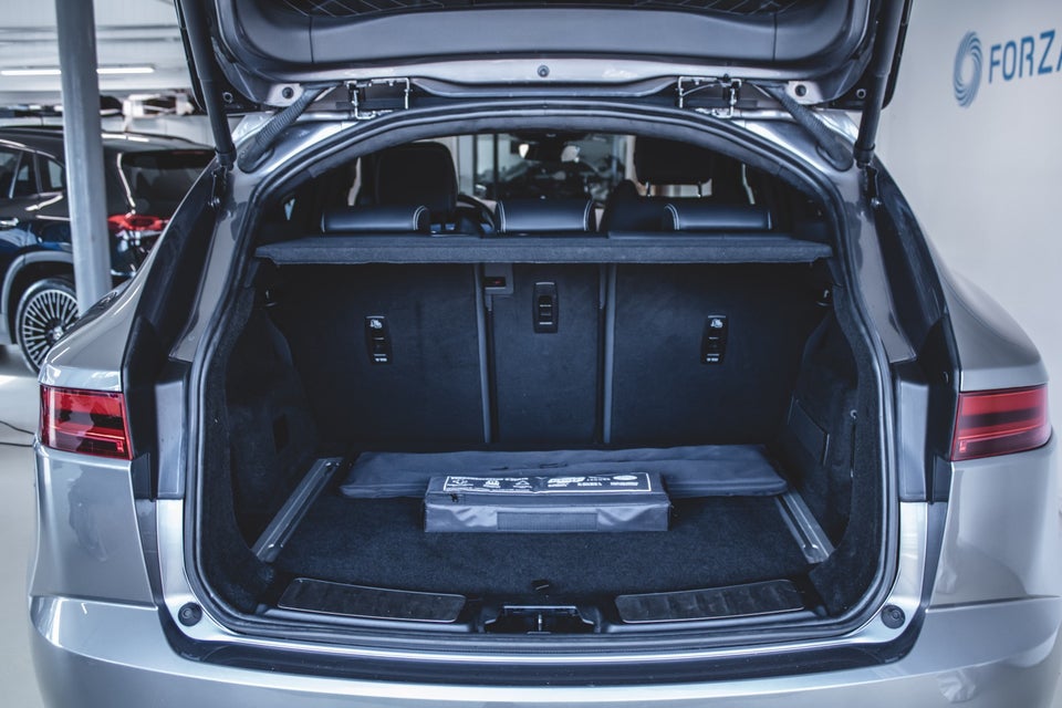 Jaguar E-Pace 1,5 P300e R-Dynamic SE aut. 5d