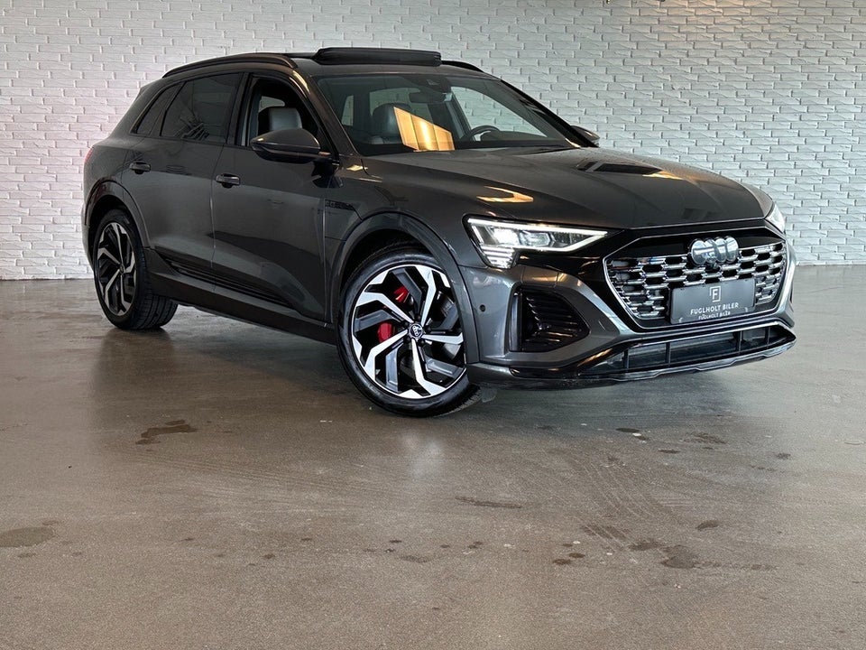 Audi Q8 e-tron 55 S-line quattro 5d