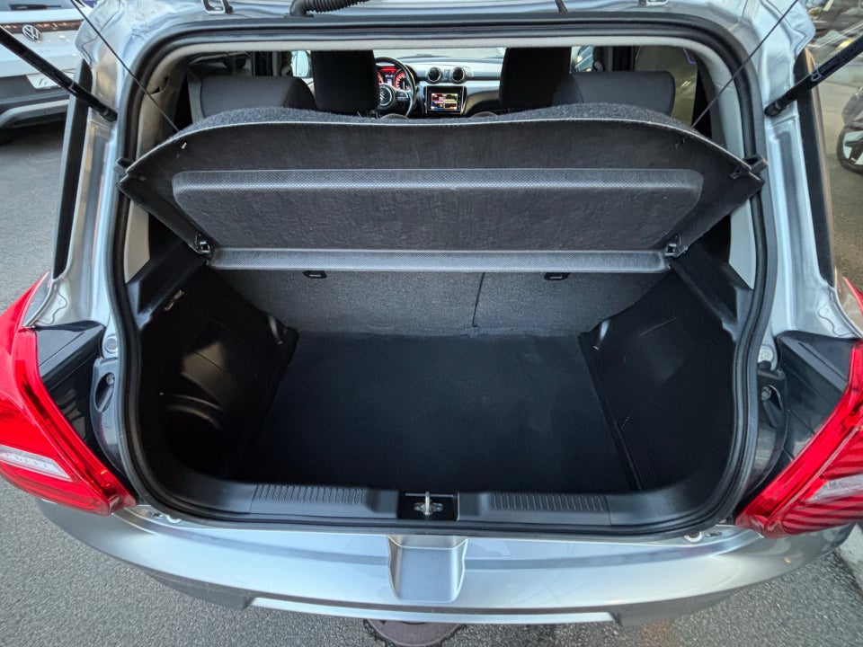 Suzuki Swift 1,2 Dualjet Exclusive CVT 5d