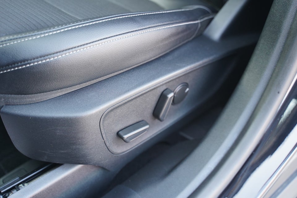 Ford Kuga 2,5 PHEV Titanium X CVT 5d